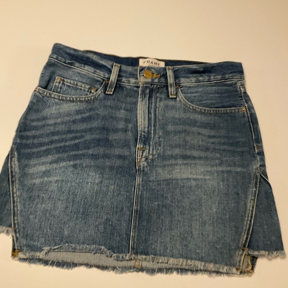 Frame Denim Mini Shirt, Washed Denim, 100% Cotton, 5-Pocket Style, Size 27 - Picture 3 of 12